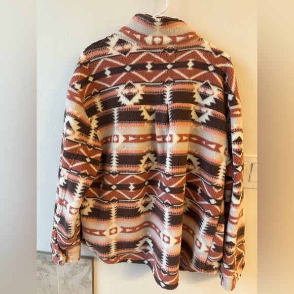 Extra Soft Threadgrit Shacket - Picture 2 of 3